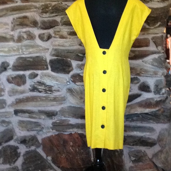 Mello yellow! With black buttons down the back - Picture 2 of 4